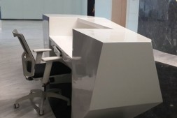 小型办公玻璃钢前台桌子定制
